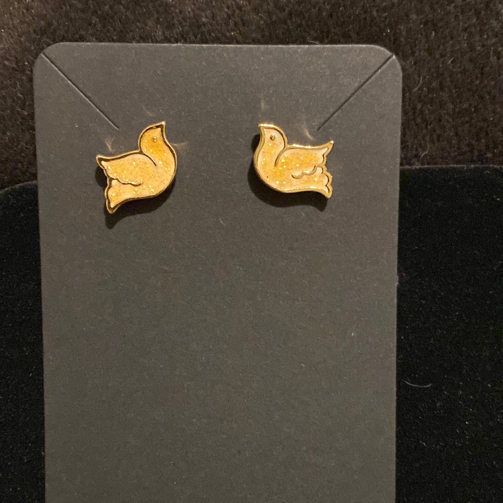 Vintage Avon Dove Stud Earrings 10$